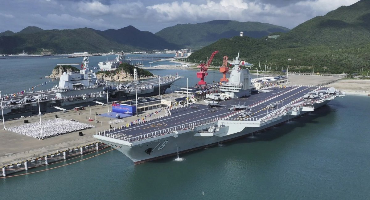 Ілюстративне фото третього китайського авіаносця Type 003 Fujian