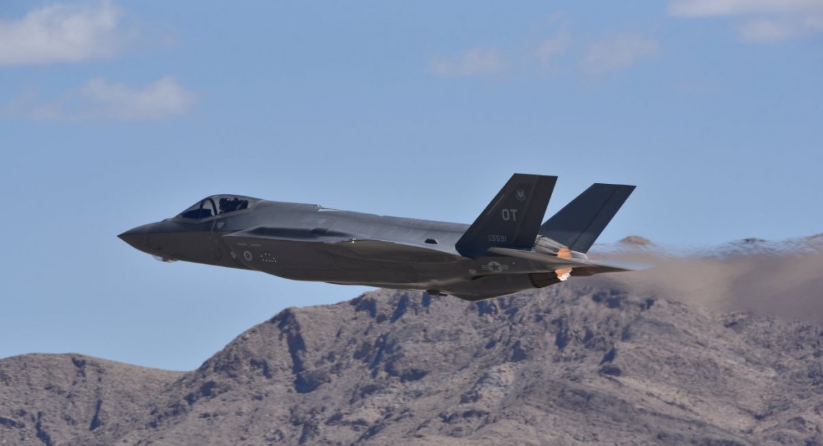 Треба заплатити на 505 млн доларів більше, хоча куплять на 6 літаків менше - у Швейцарії визначилися з кількістю F-35