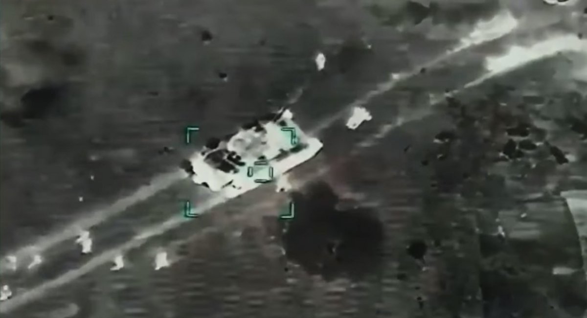 ​Bayraktar TB2 у небі України: як знищують російські танки (відео)