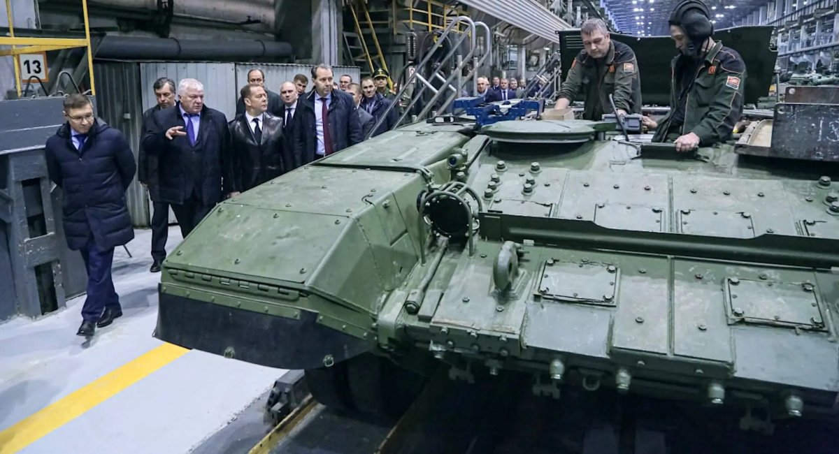 Мєдвєдєв на "Уралвагонзаводі", жовтень 2022 року, фото з відкритих джерел