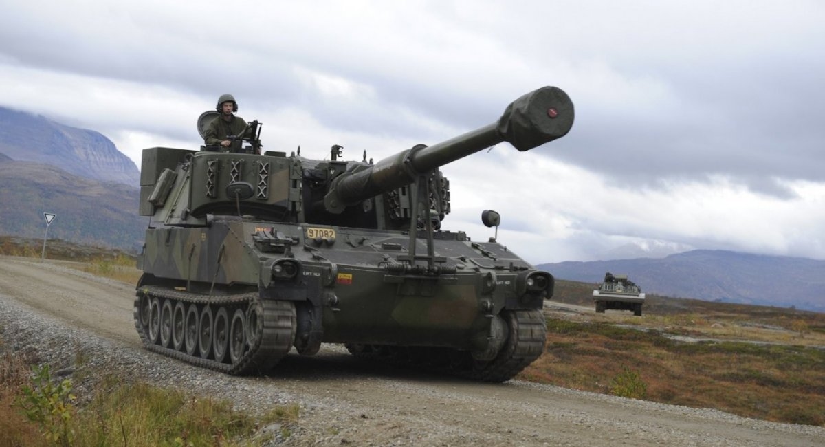 САУ M109 "засвітилися" в Україні разом з машиною управління вогнем артилерії 1В13 