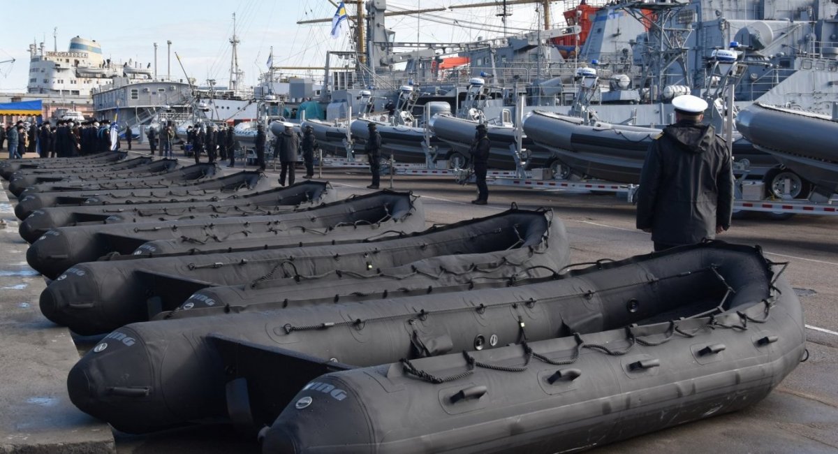 В лютому цього року наші ВМС отримали від США 70 таких човнів