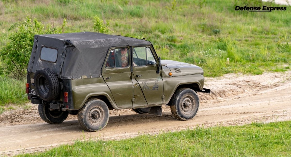 Радянський УАЗ має замінити позашляховик із бойовими можливостями