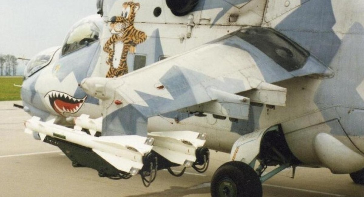 Варіант підвіски Р-60 під Ми-24, архівне зображення з відкритих джерел