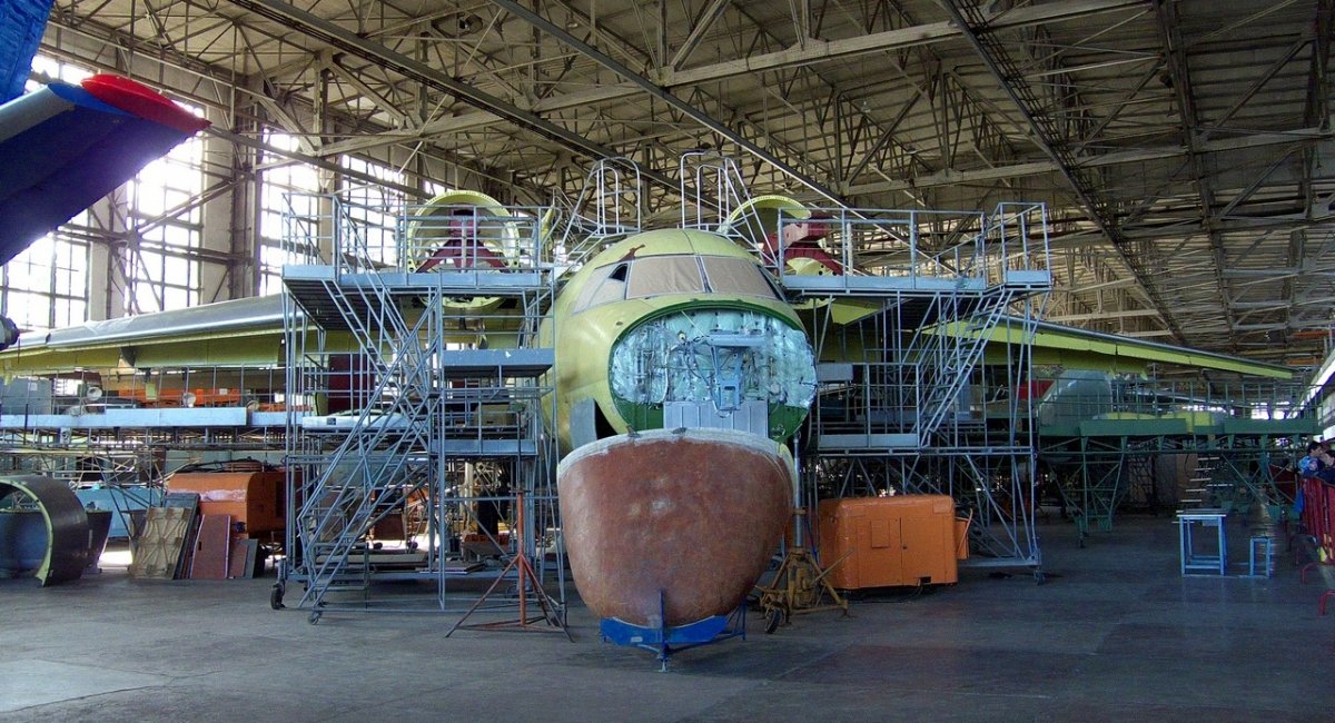 Недобудований Ан-74ТК200 в цеху ХДАВП / Фото: Medvedenko Oleg