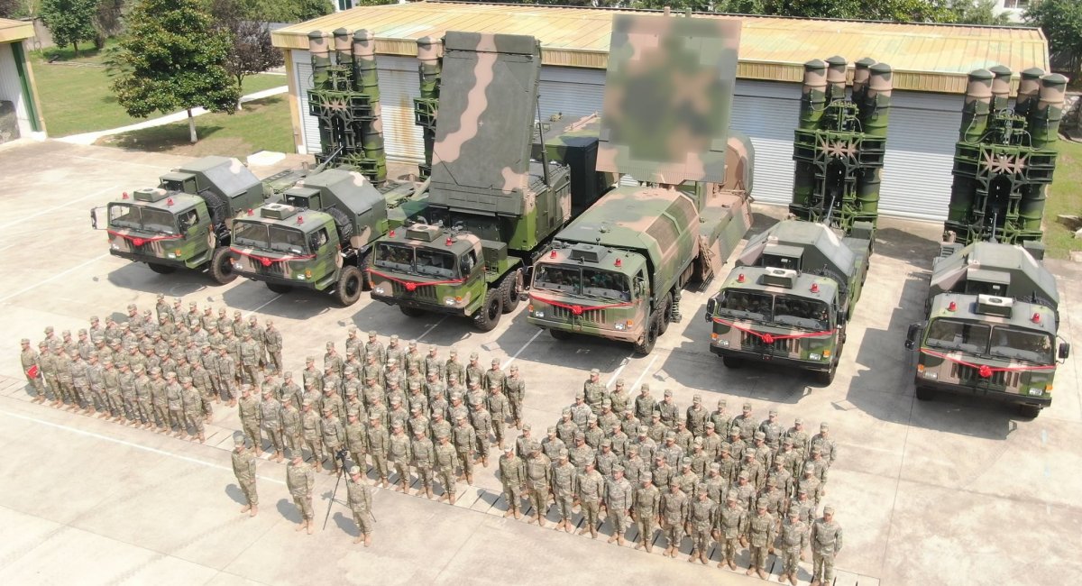 Склад китайського ЗРК HQ-9B