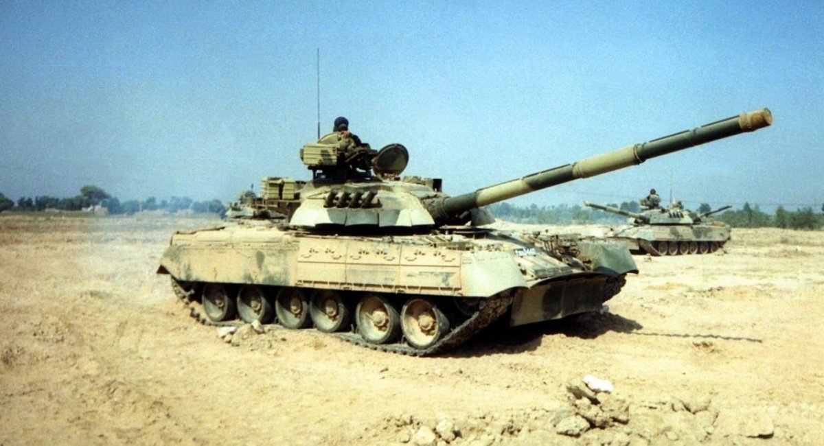 Пакистанські Т-80УД, архівне фото з відкритих джерео