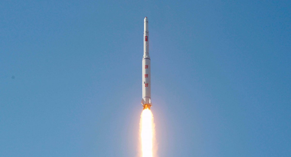 Ракетносій Инха-2, версія балістичної Тепходон-2, яка базується на ракеті 9К72 "Эльбрус" - "Скад"