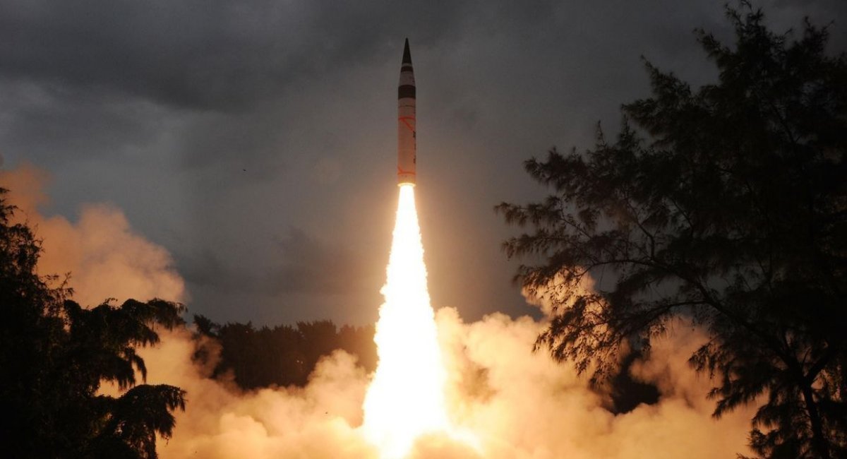 Випробувальний пуск індійської балістичної ракети Agni-V, фото з відкритих джерел