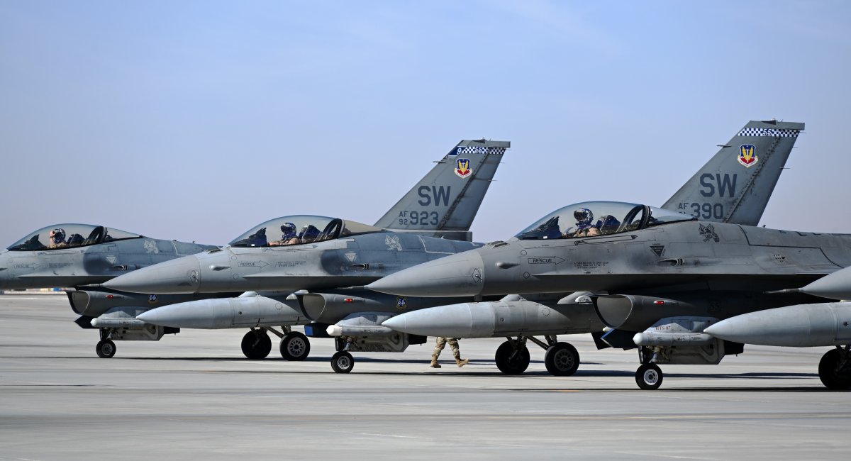 F-16 "не долетять" до України найближчим часом