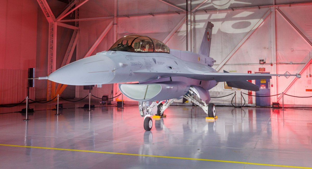 Болгарський F-16, бортовий номер 301 (всі фото: ПС Болгарії)