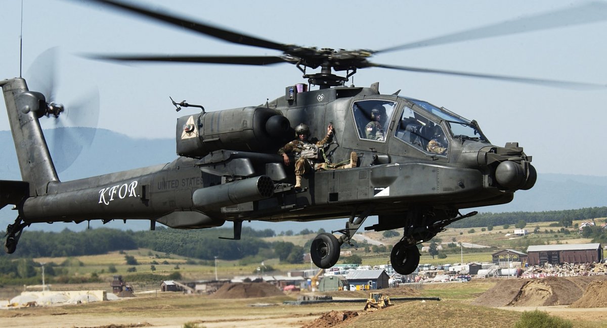 AH-64 Apache з додатковим "пасажиром"