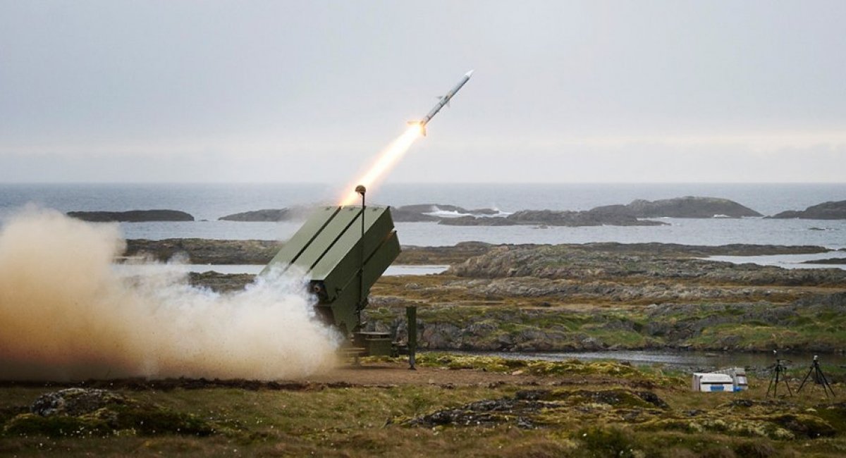 Пуск AIM-120 з NASAMS