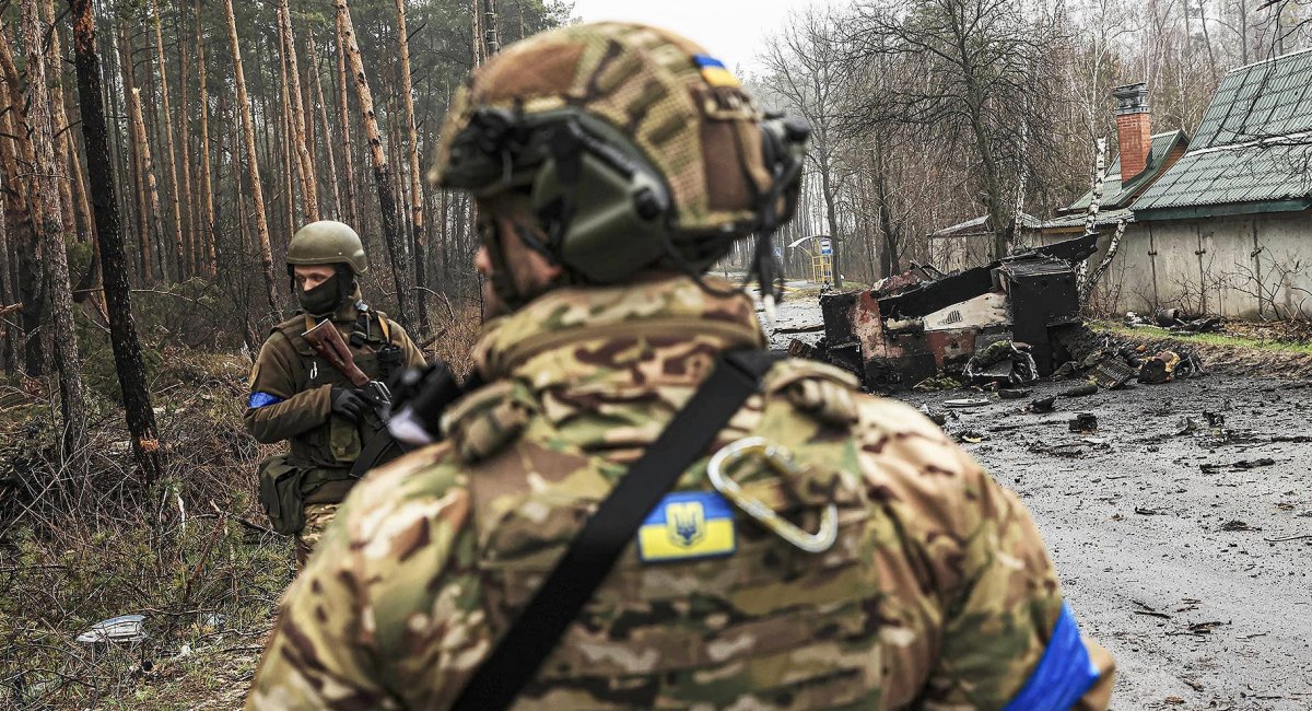 Українські воїни боронять світ від рашистької навали