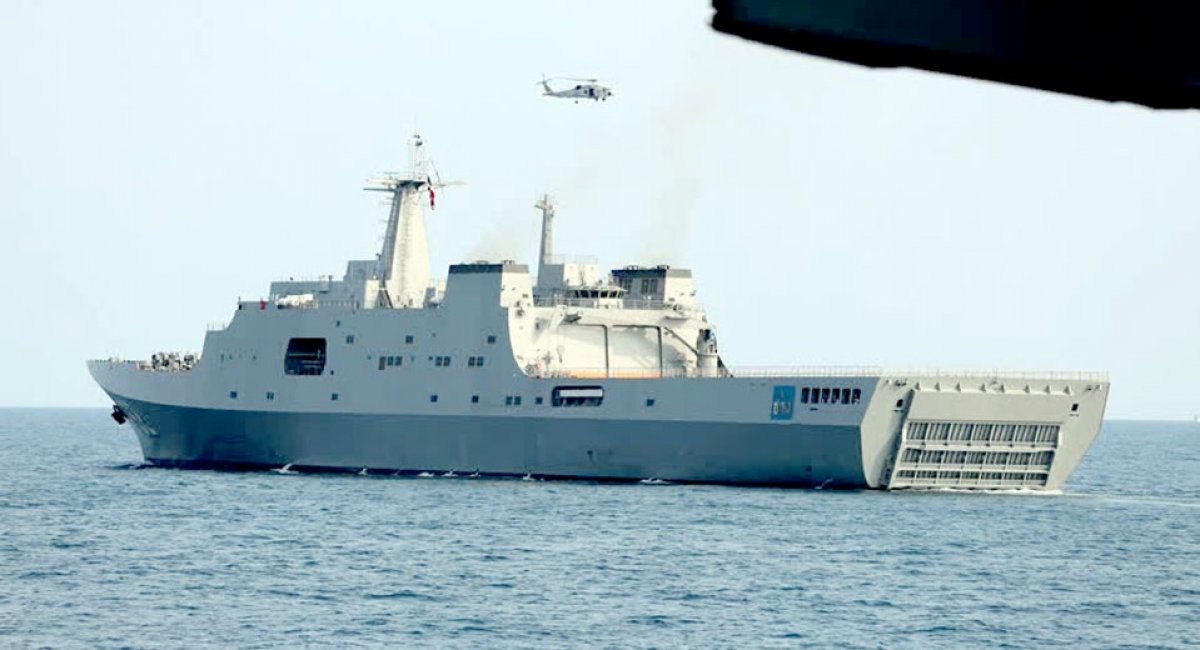Флагман флоту Таїланду, десантний корабель-док HTMS Chang, фото - Королівські ВМС Таїланду