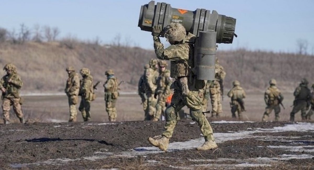 Український воїн з закордонним ПТРК. Скоро буде  бій.