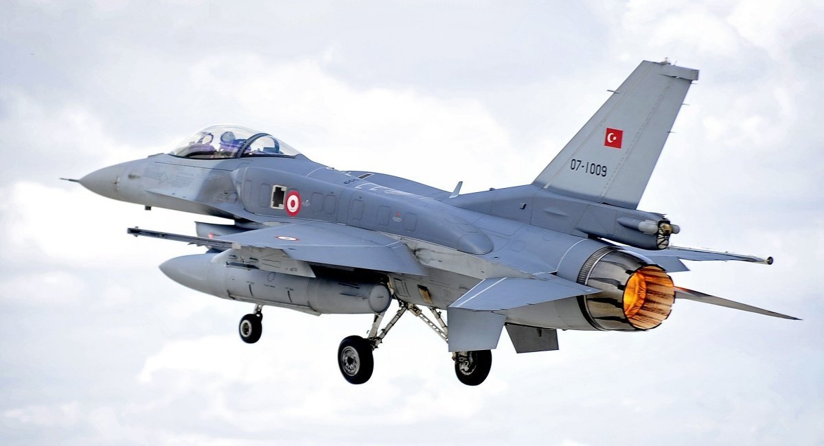 Туреччина знову "ризикує" винищувачами, але тепер справа не в російських C-400