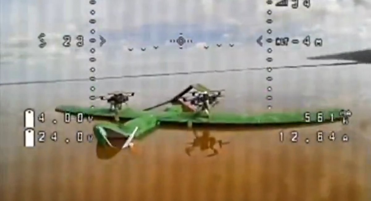 FP-1/2 із двома FPV-дронами на борту