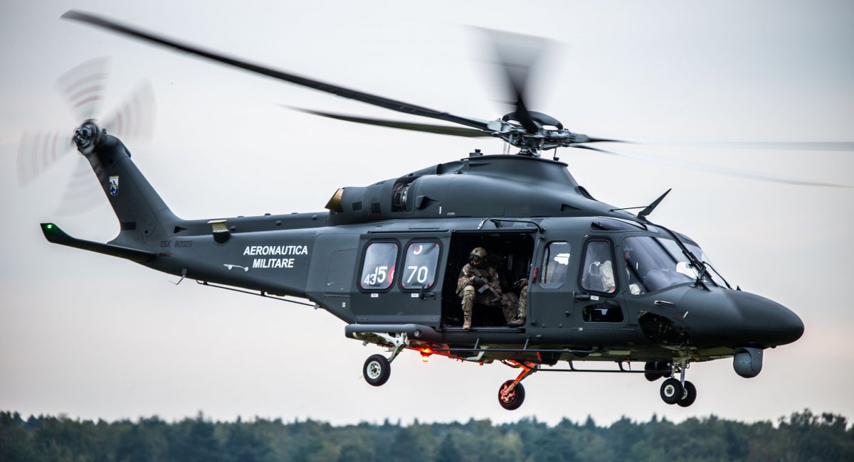 Польські підрядники італійської Leonardo вживають усі можливі засоби, щоб продати такі вертольоти армії Польщі