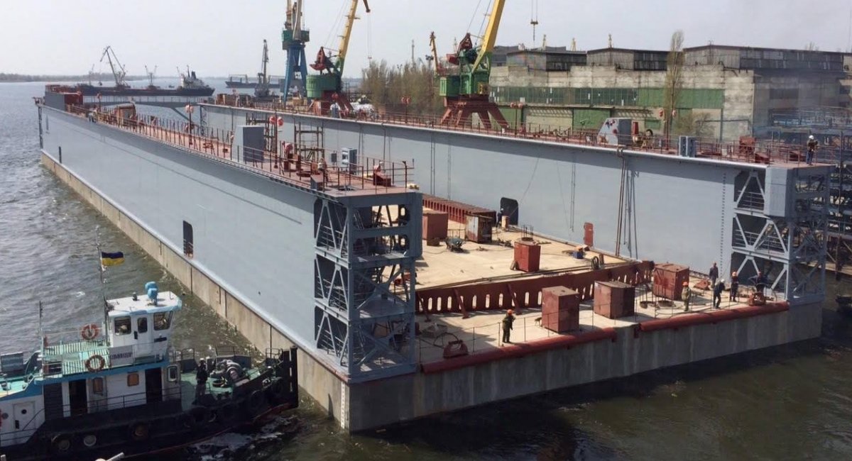 Плавучий док DORMAC DOCK 1 довжиною 155 метрів та вантажністю 8500 тонн з "морського" залізобетону, побудований для ПАР у 2016 році