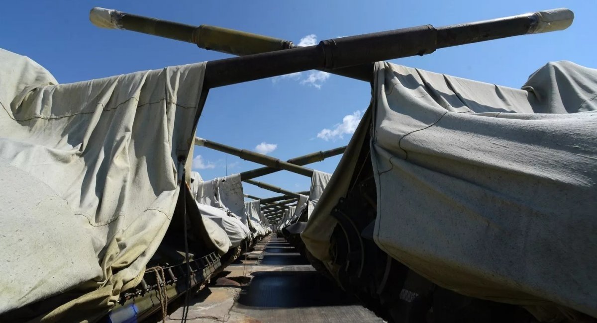 Російські танки на базах зберігання, ілюстративне фото довоєнних часів