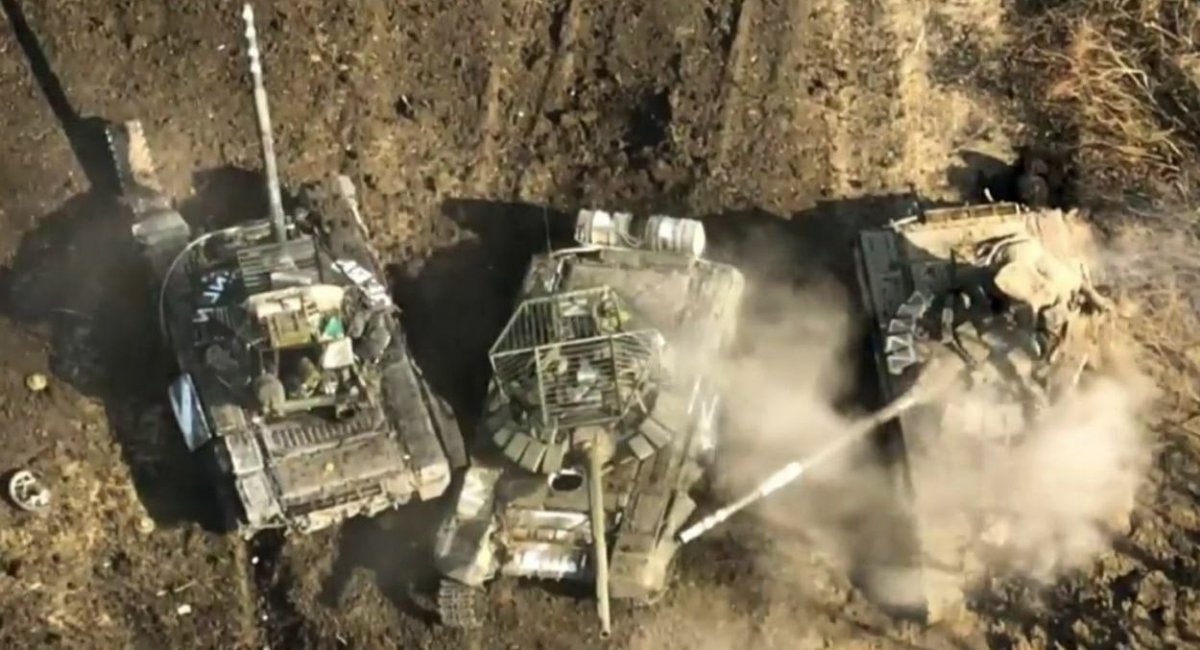 Знищені Т-72Б3 ворога з "мангалами", зображення з відкритих джерел