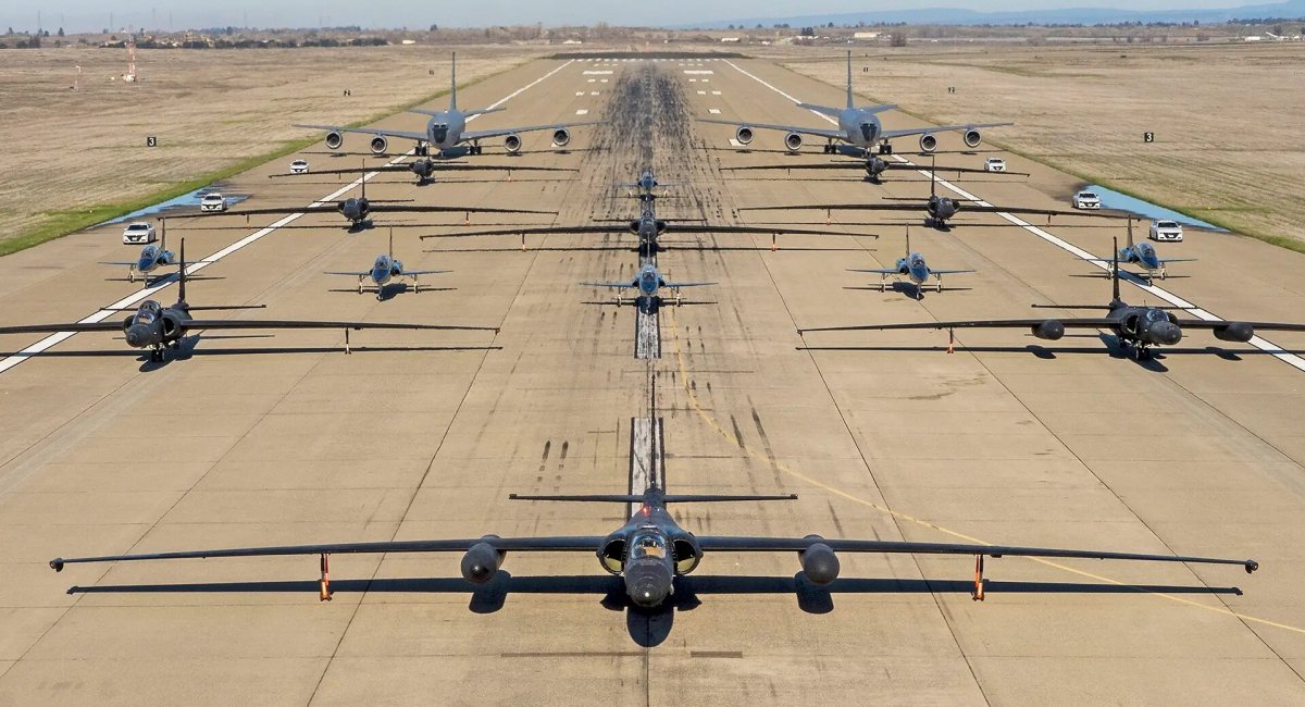 "Прогулянка слонів" за участі літаків U-2, T-38 та KC-135, січень 2024 року, фото - U.S. Air Force photo by Senior Airman Juliana Londono