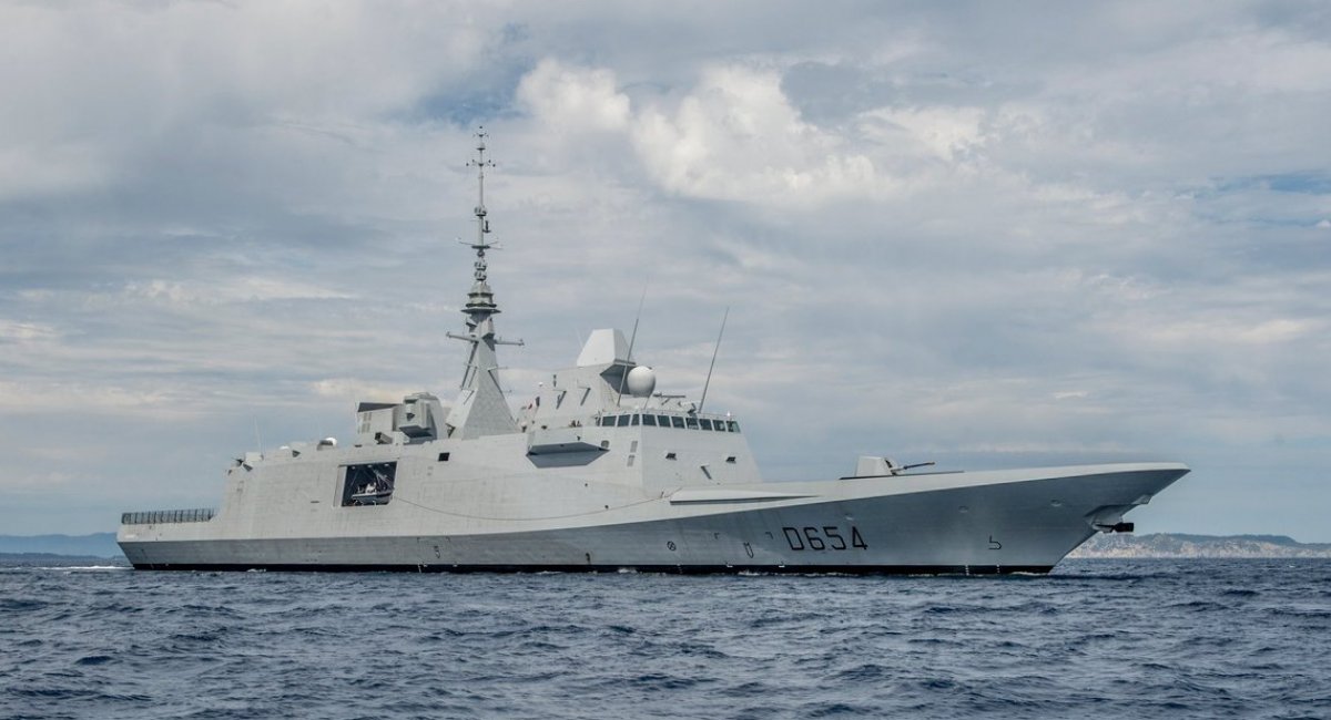 Фрегат ВМС Франції FS Auvergne, фото з відкритих джерел