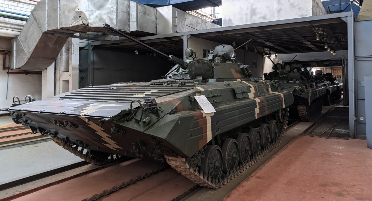 За поточний рік Збройні Сили України отримали чотири партії відновлених та модернізованих БМП-2