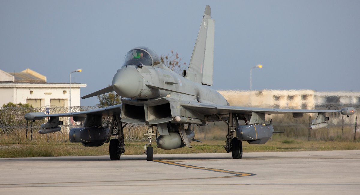 Eurofighter ПС Великої Британії з Storm Shadow (фото: RAF)