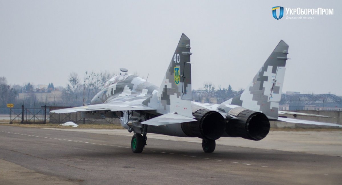 Відремонтований у березні 2021 року навчально-бойовий винищувач МіГ-29УБ на території ЛДАРЗ