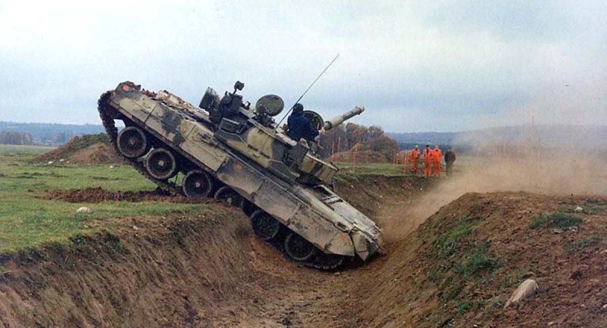  Російський Т-80У під час випробувань в Швеції у 1993-1994 роках, архівне фото від Broń Pancerna