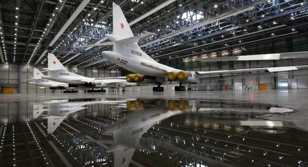 Демонстрація чотирьох Ту-160М в ангарі Казанського авіазаводу, лютий 2024 року, фото з відкритих джерел