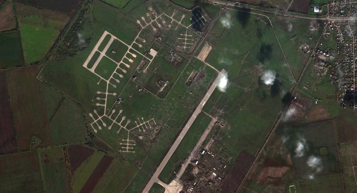 Супутниковий знімок Чорнобаївки за 27.10, опубліковано Tim Ehrhart (@ArtisanalAPT)