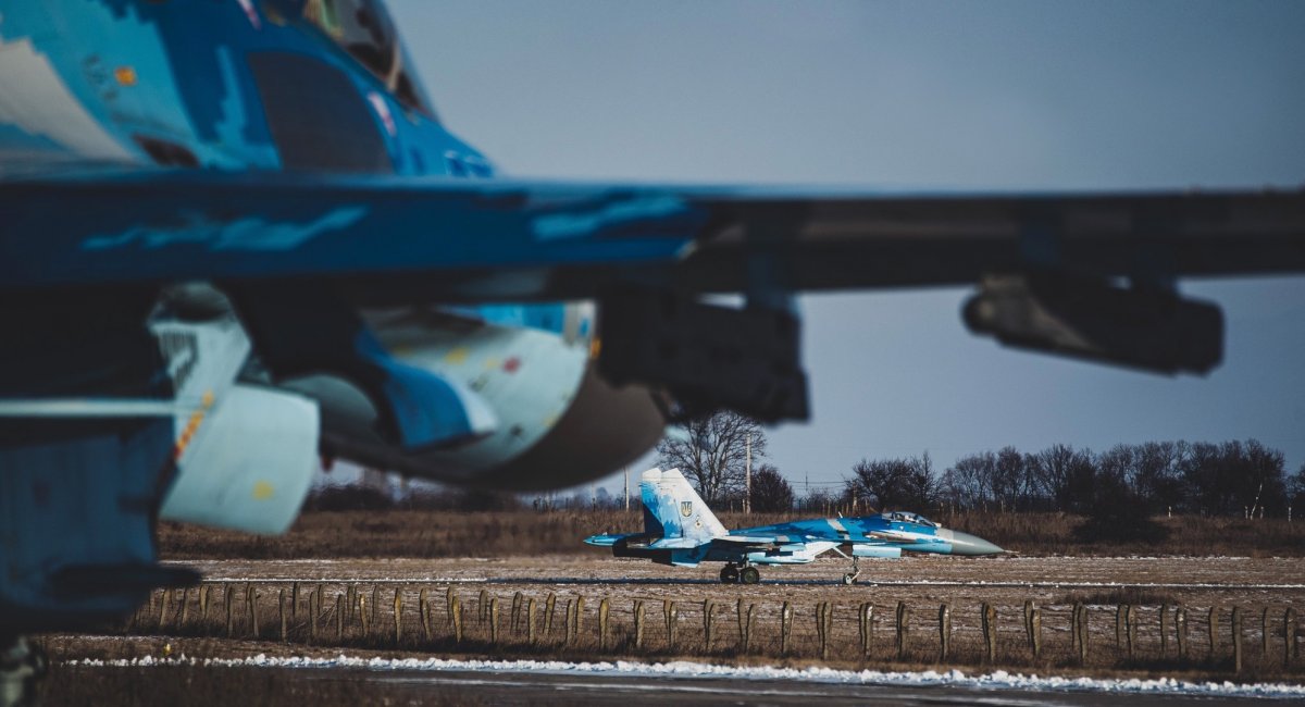 Винищувачі Су-27 із складу 831-ої бригади готуються до злету, грудень 2021 року, фото - прес-служба 831-ої бригади