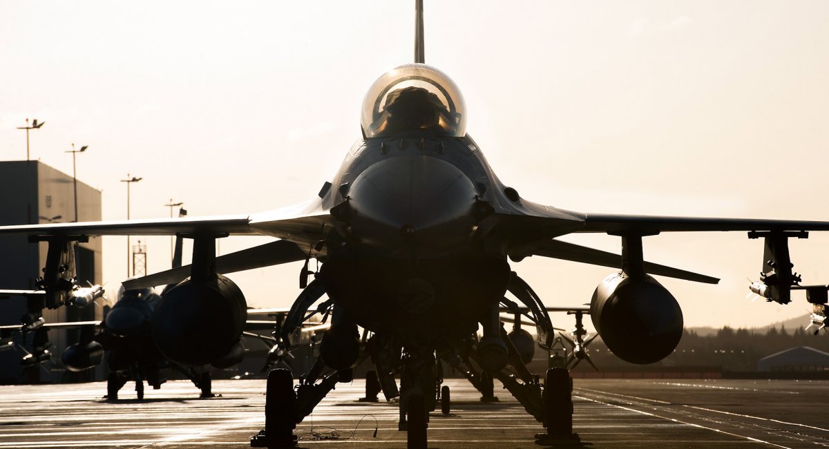 F-16 (фото: US DoD)