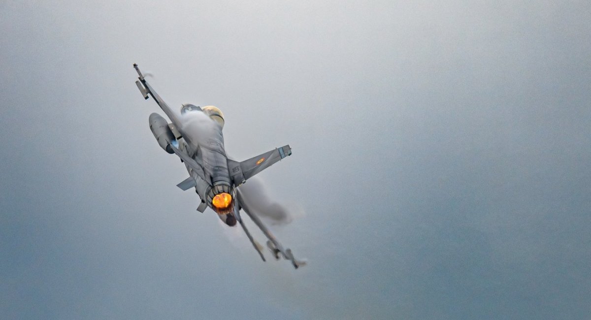 Румунський F-16 - країна купувала вживані літаки у різних європейських операторів цих винищувачів. Фото - Forțele Aeriene Române