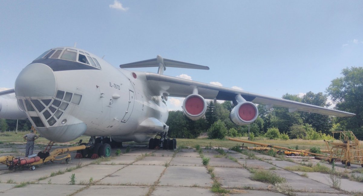 Один з Іл-76 ТД (МД) ДП "Українська авіаційна транспортна компанія"