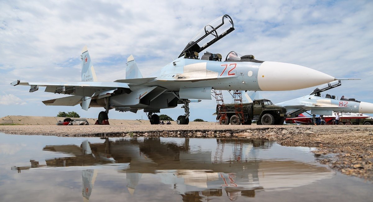 Су-30СМ "ВКС" РФ на аеродромі "Бельбек"