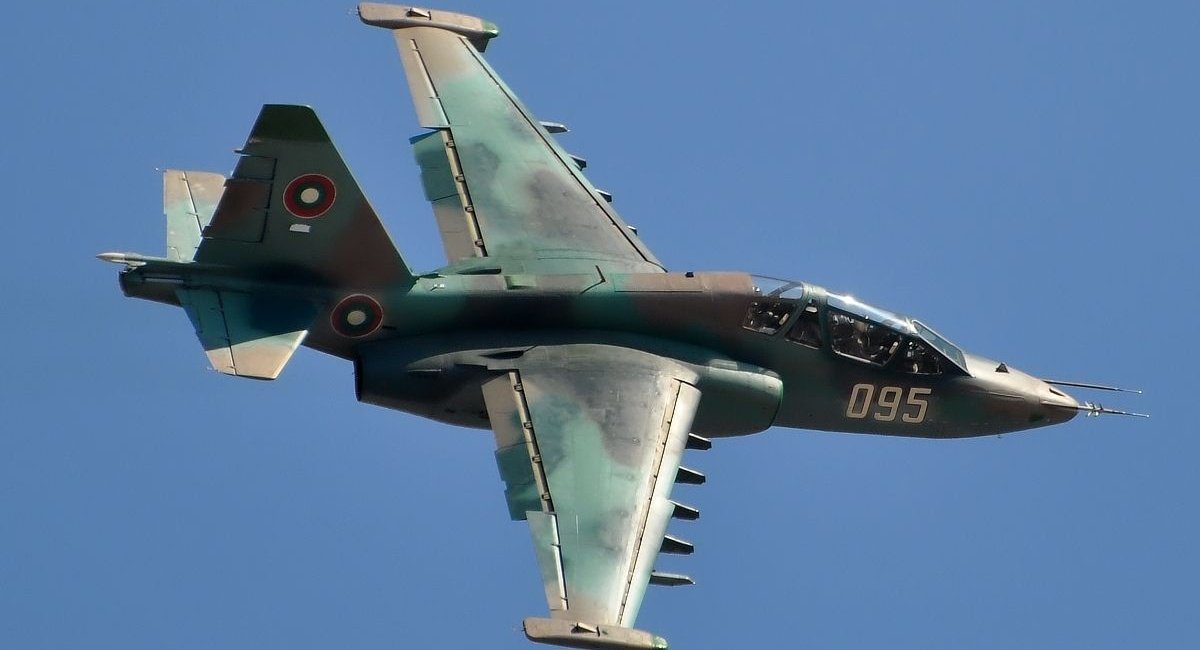 Загалом ВПС Болгарії мають 14 літаків Су-25