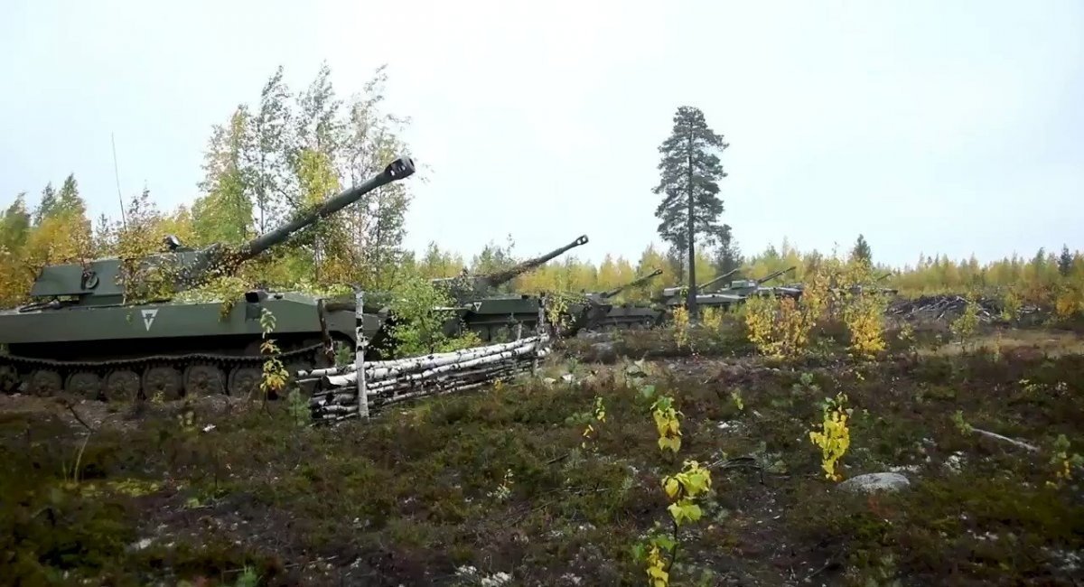  САУ 2С1 "Гвоздика" із складу 80-тої мотострілецької бази 14-го армійського корпусу Північного флоту РФ, що до лютого 2022 року напряму загрожував Фінляндії, ілюстративне фото довоєнних часів