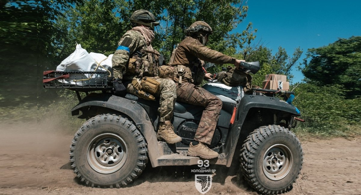 Досвід російсько-української війни остаточно закріпив за квадроциклами та НРК статус базового елемента логістики «останньої милі» / Фото: 93 ОМБр Холодний Яр