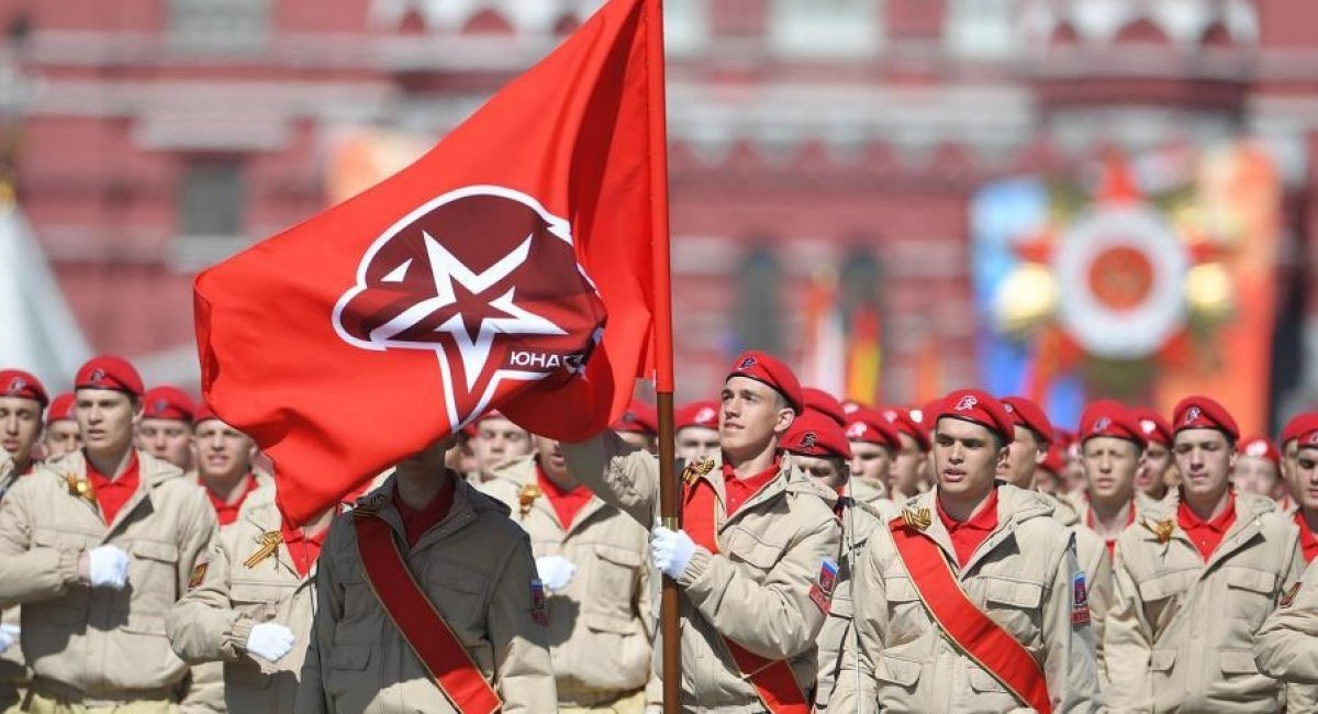 Росія шукає військових на "Авито" та агітує неповнолітніх з "Юнармии" воювати в Україні