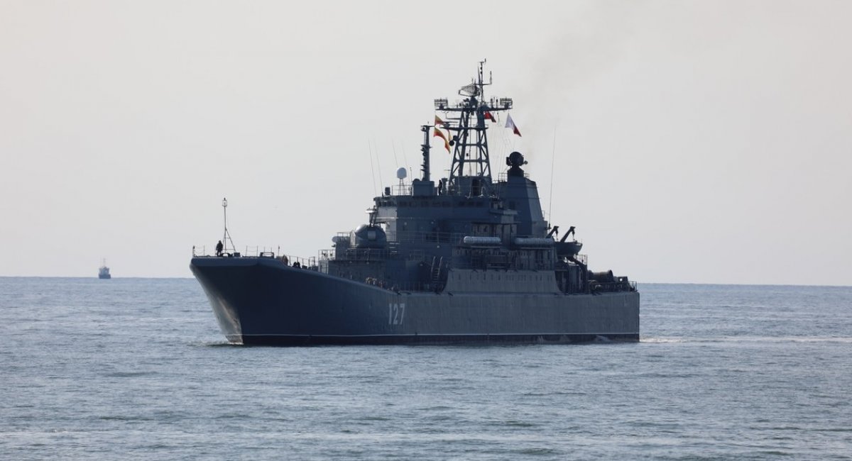 Росіяни мають не так багато десантних кораблів, щоб їх напряму підставляти під удар противника