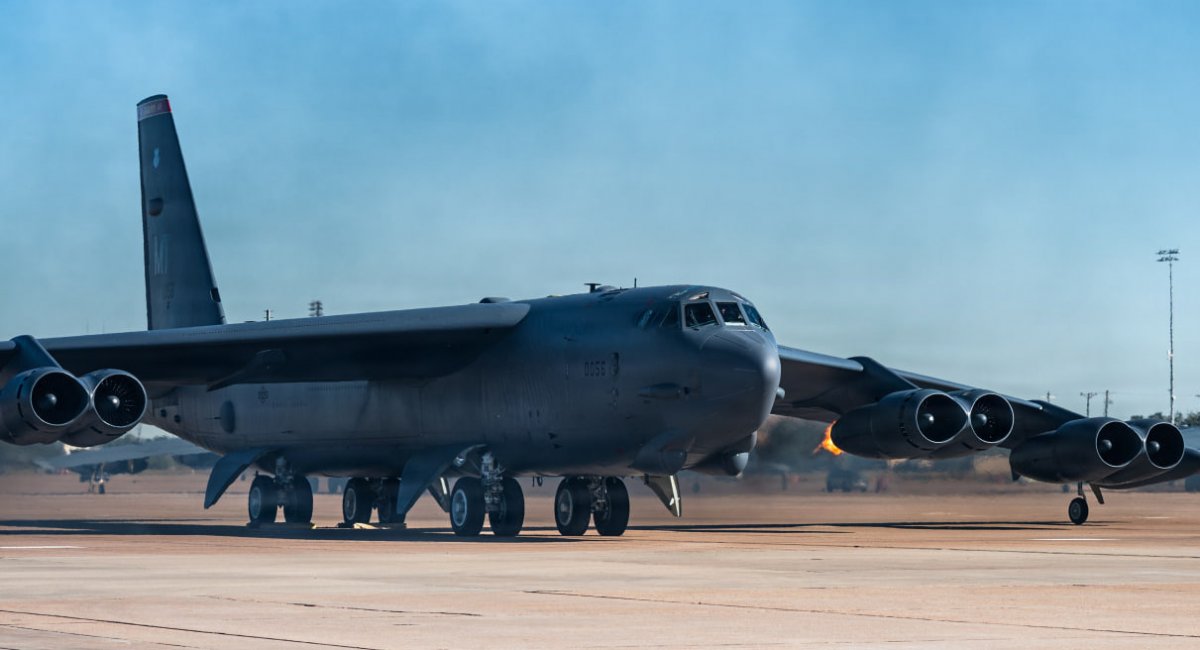 Стратегічний бомбардувальник B-52. Фото: US DoW