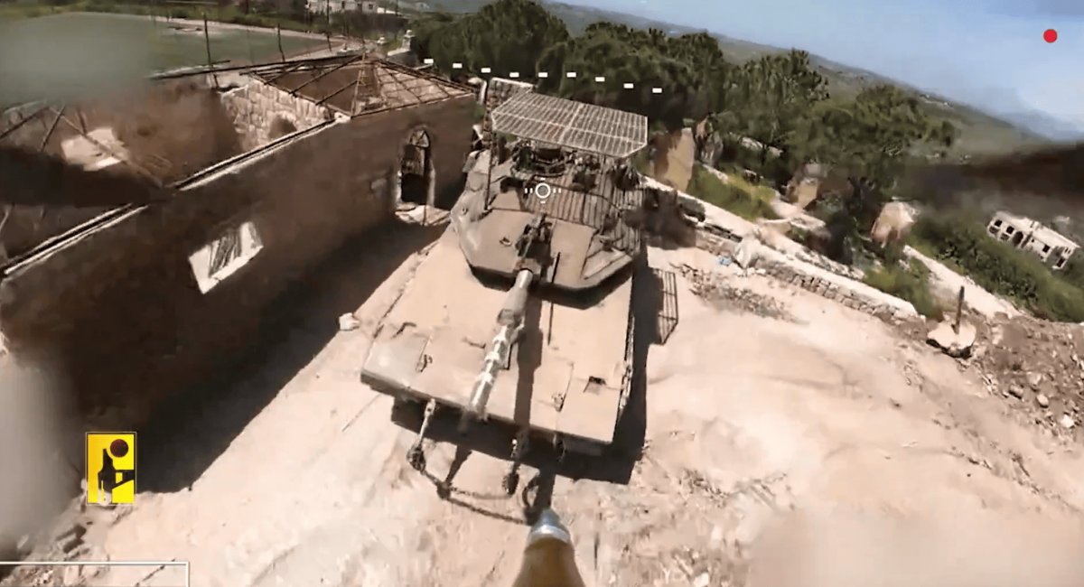 За мить до удару FPV-дрона по танку Merkava 4. Кадр з відео