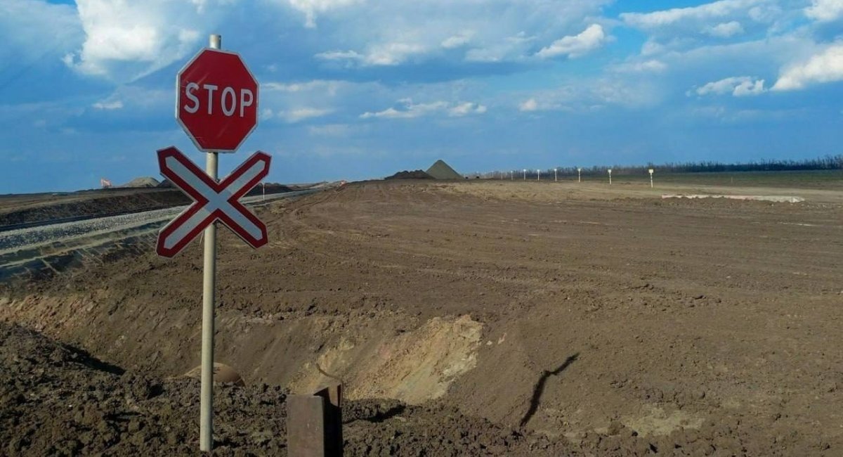 Російські окупанти зводять залізницю між Таганрогом та Маріуполем, весна 2024 року, зображення з відкритих джерел