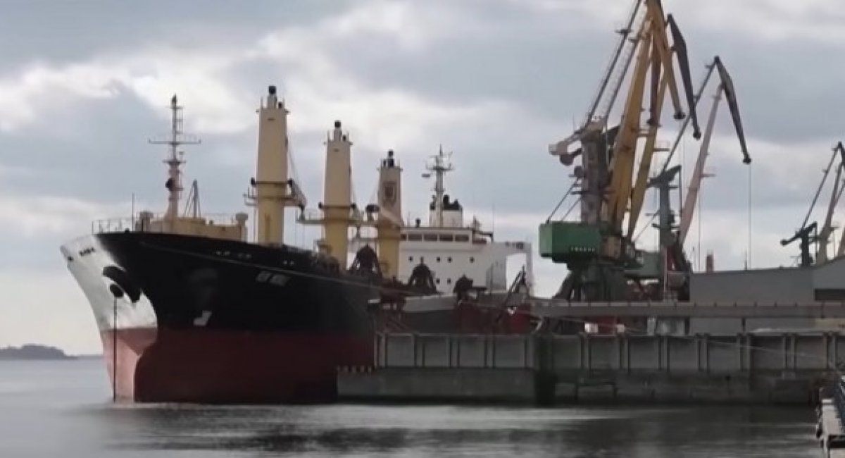 Херсонський морський порт, скріншот з відео Reuters