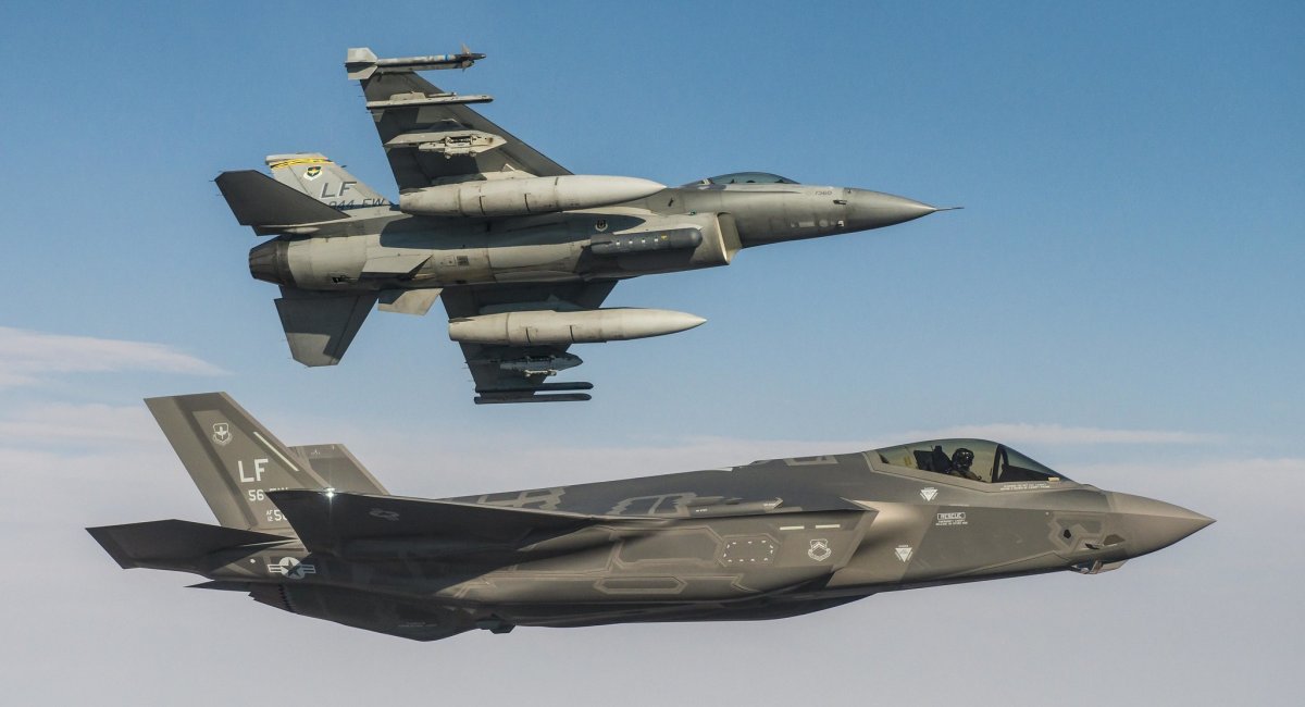 F-16 може несподівно виграти у F-35