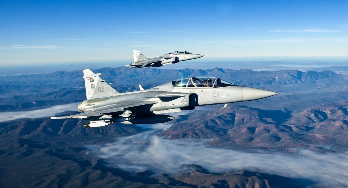 Пара винищувачів JAS39 Gripen ВПС Південно-Африканської республіки, ілюстративне фото з відкритих джерел